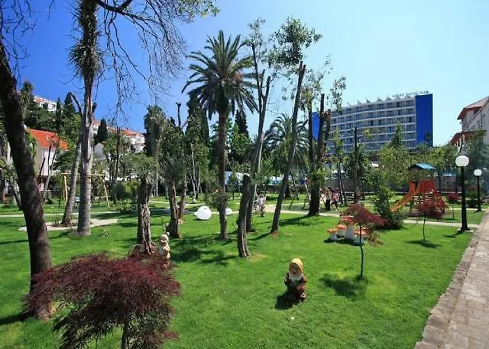 Feel Good - Two-bedroom With Terrace And Garden View