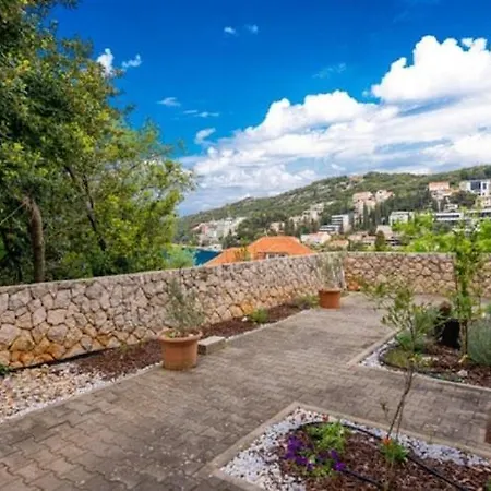 Feel Good - Two-bedroom With Terrace And Garden View