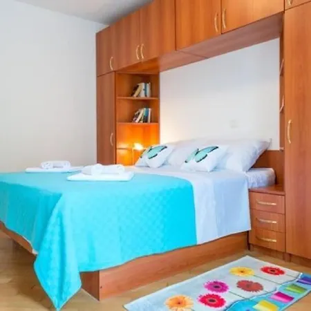 Feel Good - Two-bedroom With Terrace And Garden View Lägenhet *