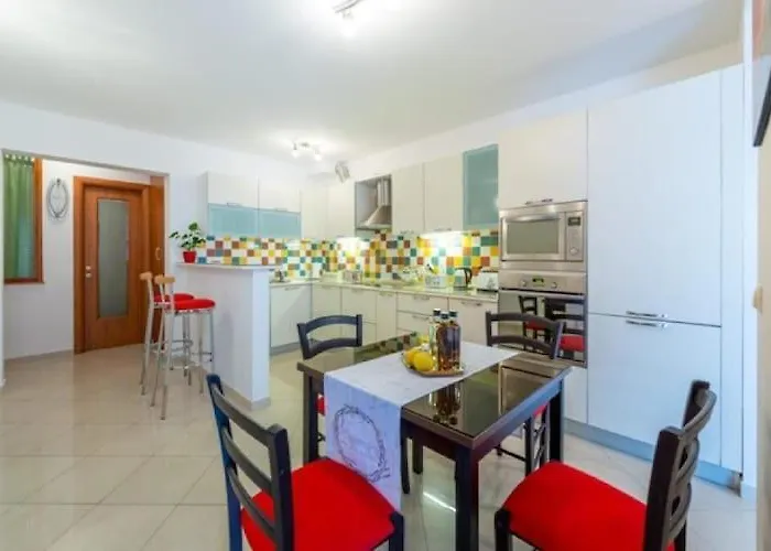 Feel Good - Two-bedroom With Terrace And Garden View Apartament