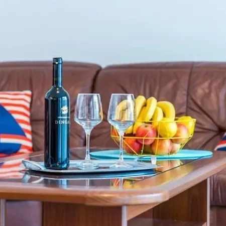 Feel Good - Two-bedroom With Terrace And Garden View