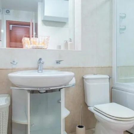 Feel Good - Two-bedroom With Terrace And Garden View Apartman *